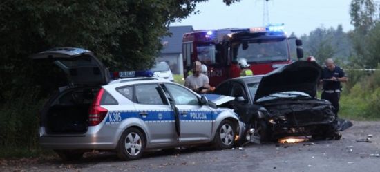 PODKARPACIE. Pościg za junakiem. Radiowóz uderza w volkswagena. Dwaj policjanci ranni (ZDJĘCIA)