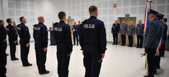 Ślubowanie nowo przyjętych policjantów