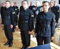 26 nowo przyjętych policjantów złożyło ślubowanie (ZDJĘCIA)