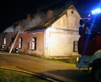 Pożar budynku mieszkalnego. Zginął mężczyzna (ZDJĘCIA)
