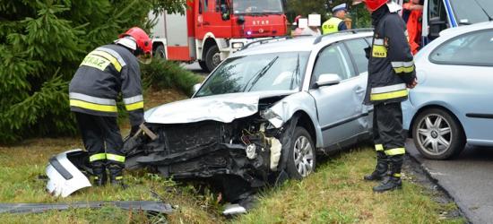 Na drogach znów niebezpiecznie. Dwie osoby ranne w wypadku w Orzechówce (ZDJĘCIA)