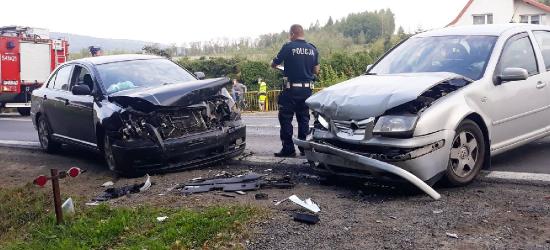 UWAGA KIEROWCY! Wypadek w Zabłotcach. Rozbite trzy samochody. Droga zablokowana (ZDJĘCIA)