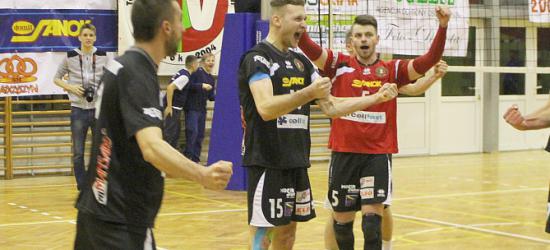 TSV wygrywa z MKS-em Andrychów 3:0 i prowadzi w fazie play-off. Siatkarskie święto w Sanoku trwa! (FILM, ZDJĘCIA, RETRANSMISJA)