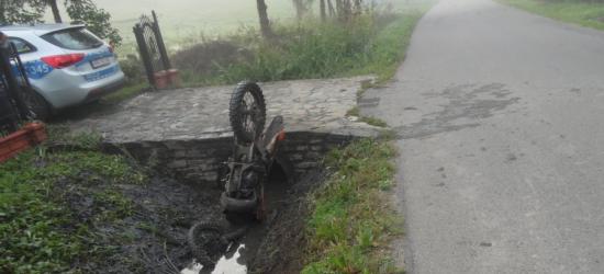 Nocny wypadek. Poważnie ranny motocyklista (FOTO)