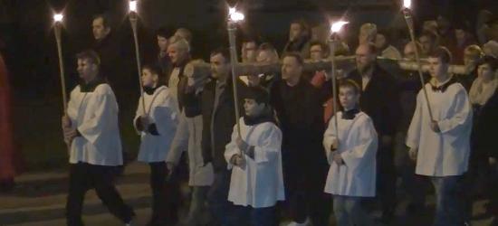 WIELKI PIĄTEK: Ekumeniczna Droga Krzyżowa ulicami Sanoka (FILM)