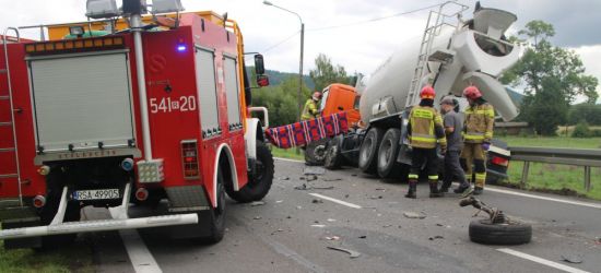 Zderzenie gruszki do betonu z dostawczakiem. Wahadło! (ZDJĘCIA)