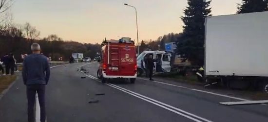 Potężny wypadek w Baryczce! Droga zablokowana! (VIDEO)