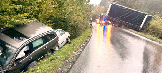 BIESZCZADY: Jedna osoba ranna w zderzeniu ciężarówki z dwoma samochodami osobowymi [ZDJĘCIA]