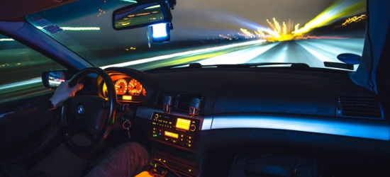 REGION. Pędził blisko 150km/h w obszarze zabudowanym! Grozi mu 5 lat