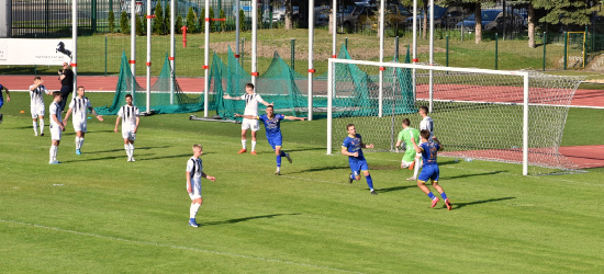 PIŁKA NOŻNA: Derby dla Sanoka! Ekoball Stal Sanok pokonuje Czarnych Jasło (ZDJĘCIA)