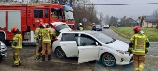 Zderzenie dwóch samochodów w Grabownicy Starzeńskiej (FOTO)