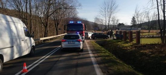 BIESZCZADY: Wypadek w Łączkach. Dwie osobówki rozbite (FOTO)