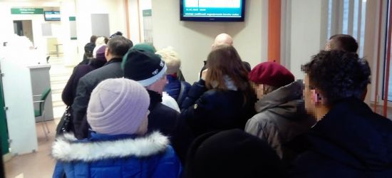 RESTRUKTURYZACJA BANKU: Pod koniec dnia zabrakło gotówki (ZDJĘCIA)