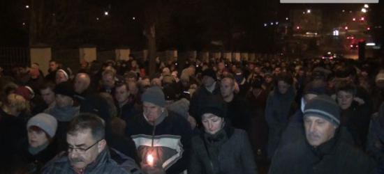 WIELKI PIĄTEK: Tłumy sanoczan przeszły ulicami miasta (FILM)