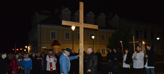 SANOK: Droga krzyżowa ulicami miasta