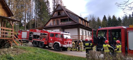 BIESZCZADY: Pożar poddasza w budynku mieszkalnym