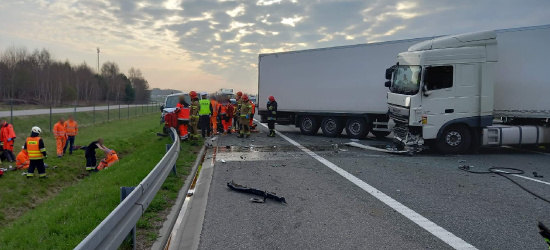 REGION. Wypadek na autostradzie. 13 osób rannych! (ZDJĘCIA)