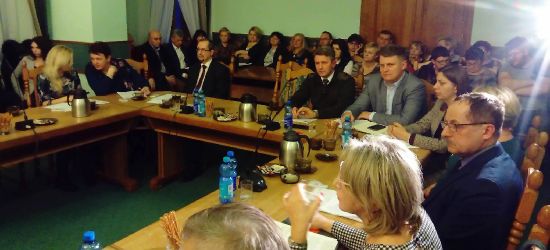 SZPITAL SANOK: Dzisiaj sesja powiatowa. Ważą się losy szpitala (TRANSMISJA)