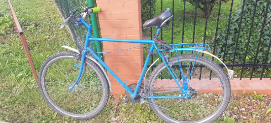 SANOK. Rowerzysta wjechał w osobówkę. Mandat: 520 zł (ZDJĘCIA)