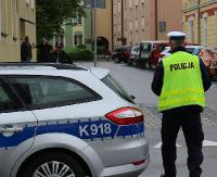 KRONIKA POLICYJNA: Znieważał policjantów i groził im, miał prawie 2 promile. Kradzież z szafki hotelowej i amatorzy jazdy na „podwójnym gazie”
