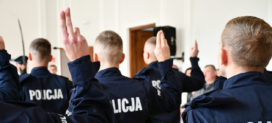 Nowi policjanci zasilą szeregi podkarpackiej Policji (ZDJĘCIA)