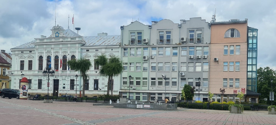 Upały. Starostwo Powiatowe w Sanoku czynne krócej