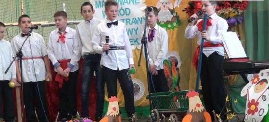 Świątecznie, rodzinnie i bardzo smacznie podczas Kiermaszu Wielkanocnego w Zespole Szkół w Bukowsku (FILM)