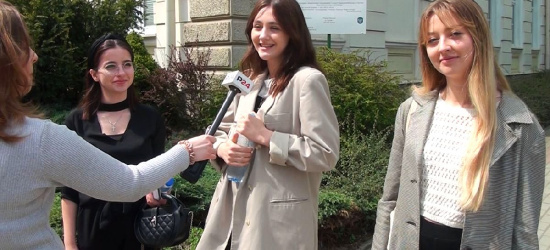 SONDA. ”Super są te matury. Póki co!” (VIDEO)