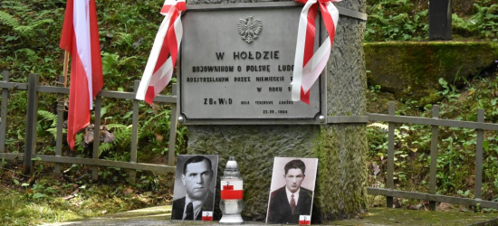 Mord w lesie. Upamiętnili tragicznie zmarłych (ZDJĘCIA)