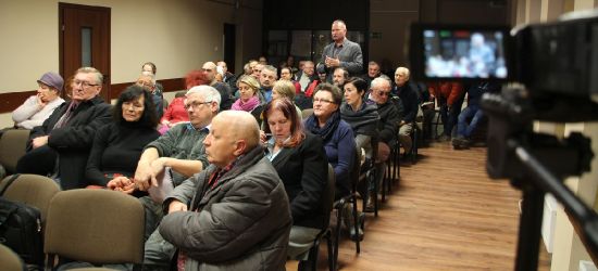 POSADA: Ostra dyskusja o Łanach, koncepcja punktu selektywnej zbiórki odpadów? Spotkanie burmistrza z mieszkańcami (VIDEO)