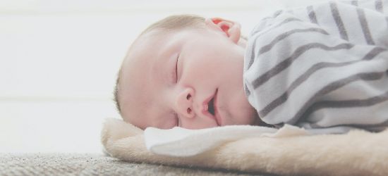 PODKARPACIE. Policyjne poszukiwania 2,5-letniego chłopca. Dziecko spało za szafą