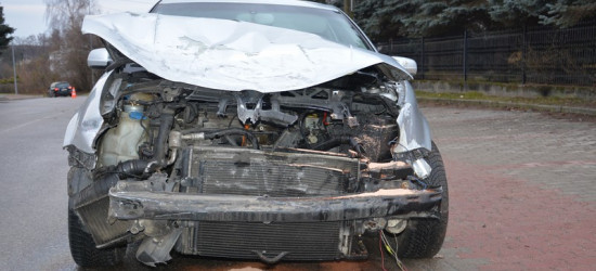 Pijany wjechał na przykościelny parking i uszkodził trzy pojazdy (FOTO)