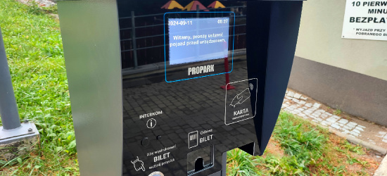 SANOK. Nowa kasa na parkingu wielopoziomowym. Można płacić kartą (ZDJĘCIA)