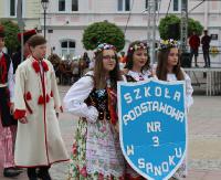 AKTUALIZACJA / SANOK: Ulicami miasta kroczył korowód bohaterów historii. Na zamku było słychać wystrzały i szczęk szabel (ZDJĘCIA, VIDEO)