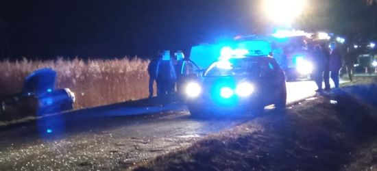 ZAŁUŻ: Osobówka w rowie (FOTO)