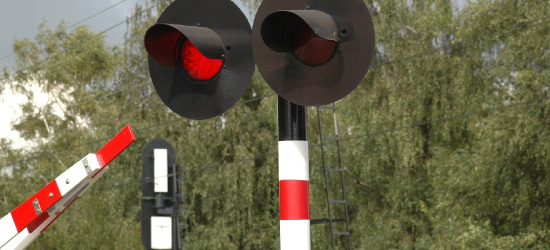 PODKARPACIE. Jadąc ciężarówką uszkodził rogatkę. Gigantyczny mandat!