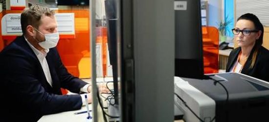 Nowe dowody osobiste. Będą pobierać odciski palców