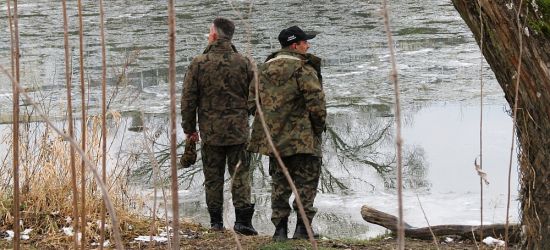 Wyznaczony okresowy obręb ochronny. Mężczyzna łowił w najlepsze (FOTO)