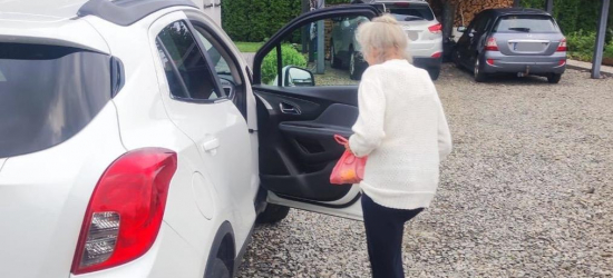 Szybka reakcja brzozowskich policjantów uratowała starszą kobietę