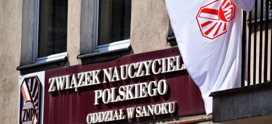 SANOK: Wzrosła liczba strajkujących nauczycieli w podstawówkach i przedszkolach