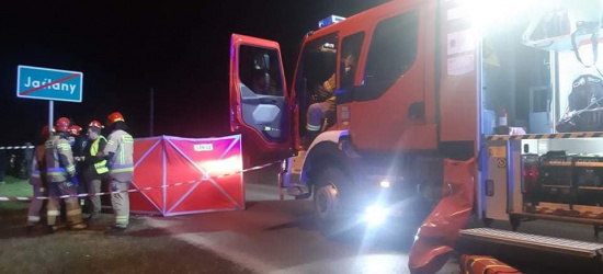 PODKARPACIE. Śmiertelny wypadek. 23-latek potrącił 62-letniego pieszego (ZDJĘCIA)