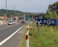 Kultowy „SANOK” już nie wita gości. Instalację zdemontowano na czas budowy obwodnicy (ZDJĘCIA)