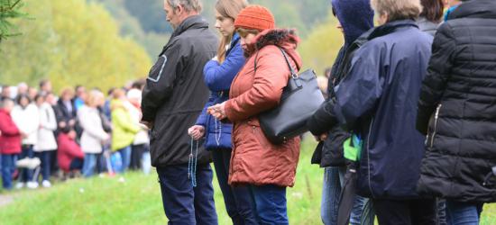 BŁONIE: Spalony pojemnik na plastik i kontener na ubrania (ZDJĘCIA)
