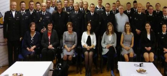 Gałęzie spadły na 11-miesięczne dziecko