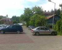 PARKOWANIE PO SANOCKU: I martw się kierowco, i jedź zygzakiem. Piesi też nie mają łatwego życia (ZDJĘCIA)