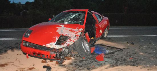 Chciał uniknąć zderzenia i zjechał na drugi pas. 20-latek śmigłowcem LPR został przetransportowany do szpitala (FOTO)