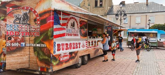 Food trucki na Rynku w Sanoku. FOTORELACJA