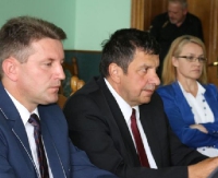 SESJA W POWIECIE: Zmiany w budżecie oraz o programie pomocy dzieciom z rodzin zagrożonych przemocą (RETRANSMISJA)