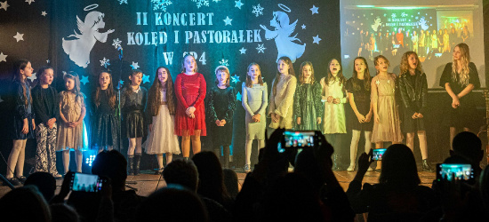 SANOK: Bajkowy koncert w SP4! Śpiewali kolędy i pastorałki (ZDJĘCIA)