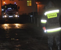 KRONIKA STRAŻACKA: Osiem pożarów sadzy, płonący samochód i potrącenie